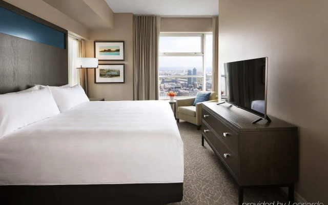 One King West Hotel & Residence