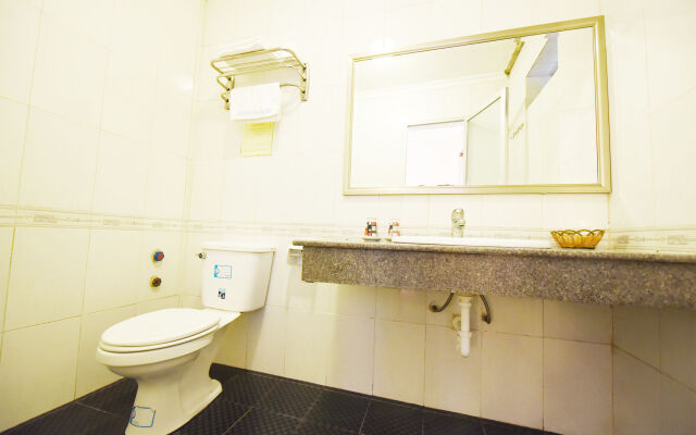 Gieng Ngoc Hotel