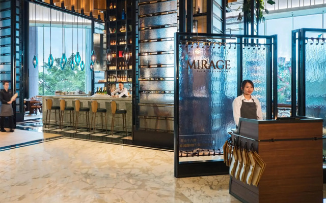 Renaissance Hong Kong Harbour View Hotel