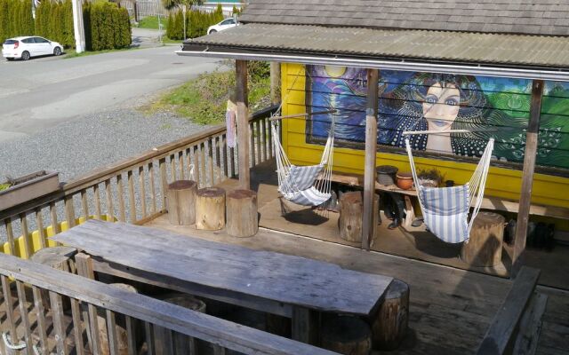 Tofino Travellers Guesthouse
