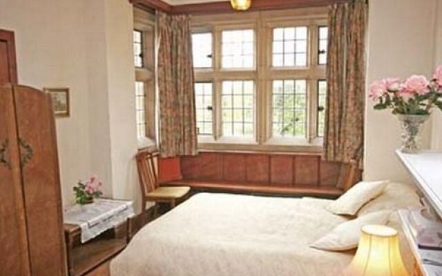 Cleeve House