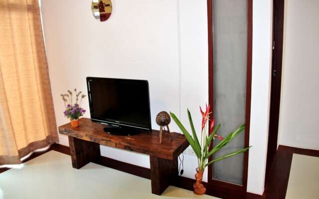 The Meet Green Apartment