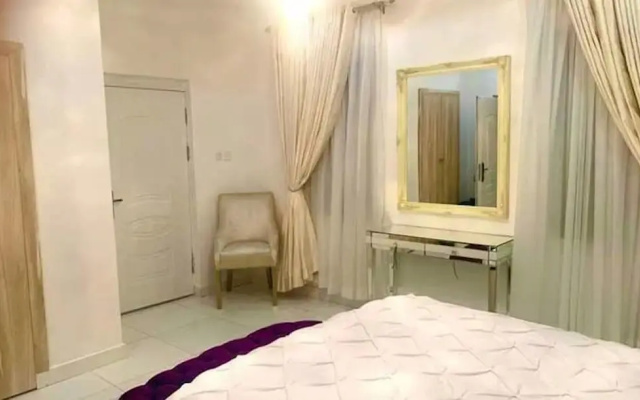 Keji's Shortlet Apartment