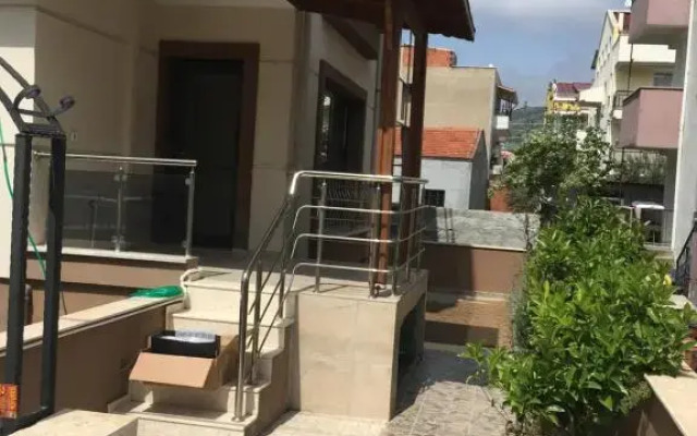 Çandarlı little sweet house