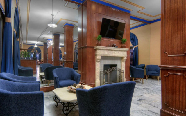 The Monarch Hotel
