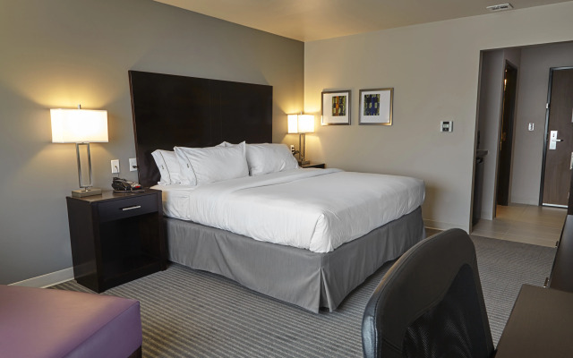 Holiday Inn Exp Stes Tahlequah