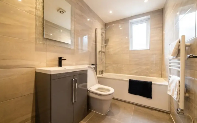 Hollywood Suite Sasco Apartments