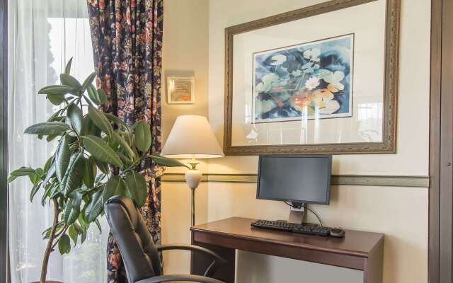 Quality Hotel & Suites