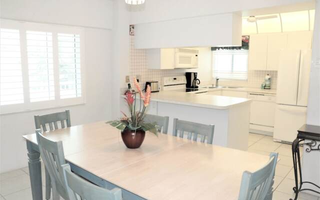 Jamaica Royale T22 - 2 Br Condo