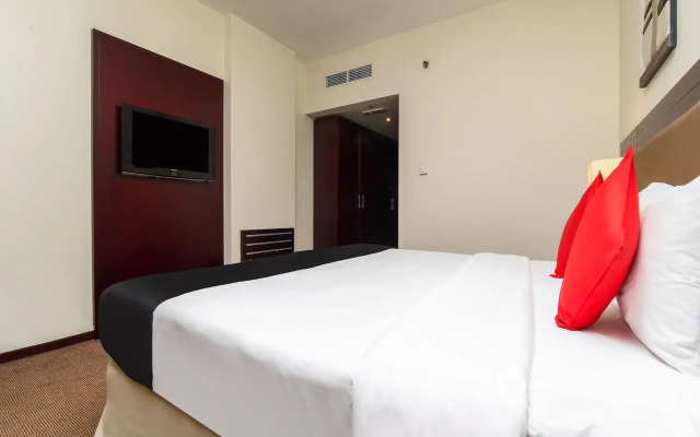 Landmark Summit Hotel