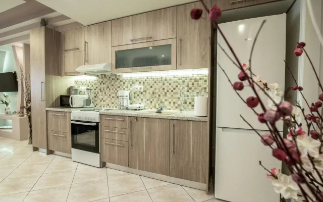 'The Ivory' House Project In Athens