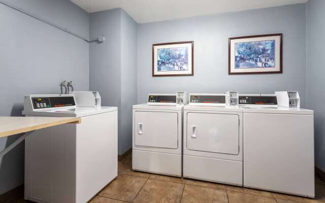 Travelodge by Wyndham Lakeland