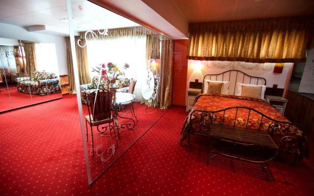 Grand Pier Hotel Old Town