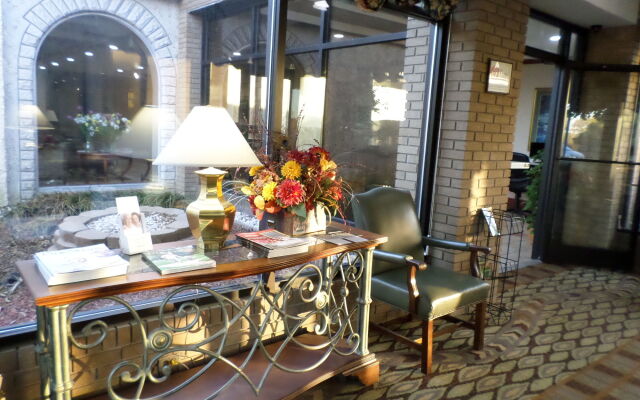 Days Inn & Conf Center by Wyndham Southern Pines Pinehurst