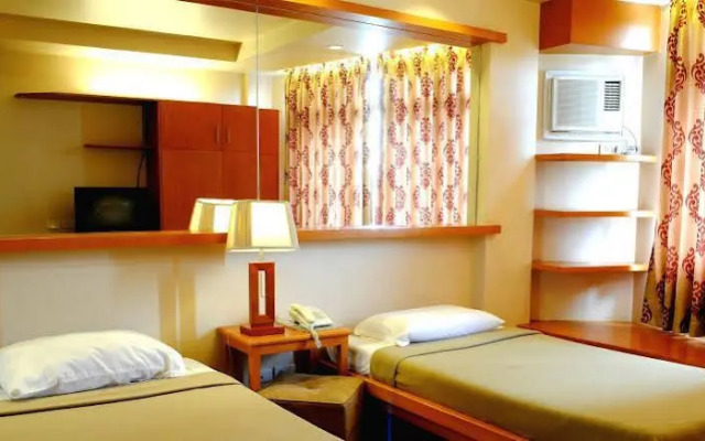 OYO 415 Florotel Gensan