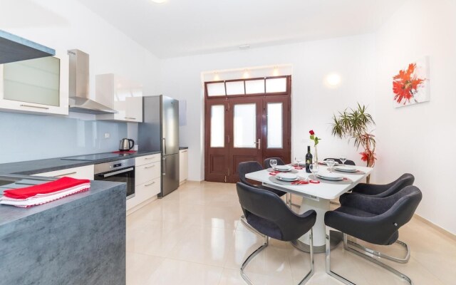 Nice Apartment in Kastel Sucurac With Wifi and 2 Bedrooms