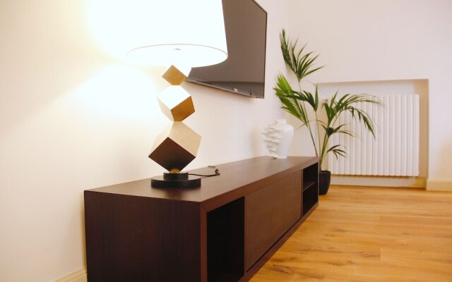 Leonardo's Apartments