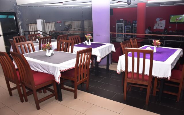De Kings Suites Hotel