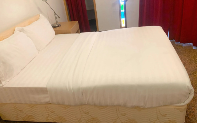 OYO 153 Qurum Heights Hotel
