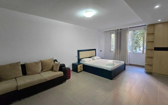 Tirent Apartment-Cozy 2-Bedroom Stay in Don Bosko