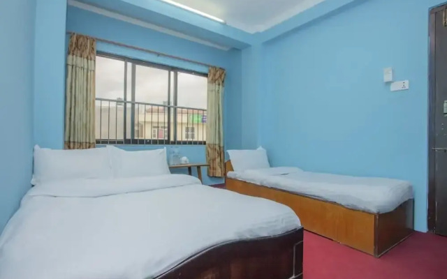 SPOT ON 571 Hotel Ashim