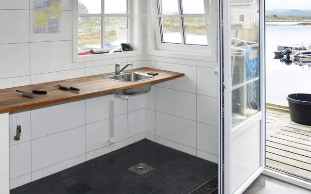 6 Person Holiday Home in Averoy