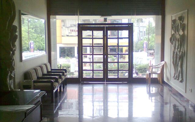 Ambika Yatri Niwas
