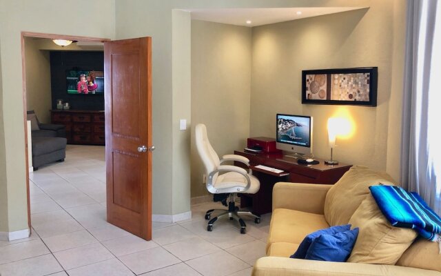 Luxury Condo Romantic Zone-Beach