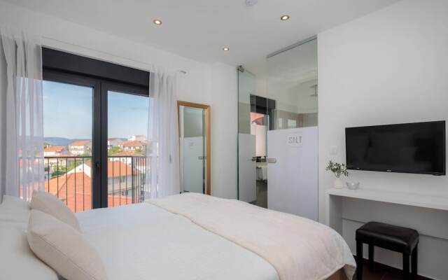 Villa Salt - 8 2 Heated Pool Trogir Near Beach
