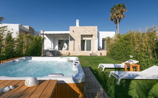 White Pearls Luxury Suites - Adults Only