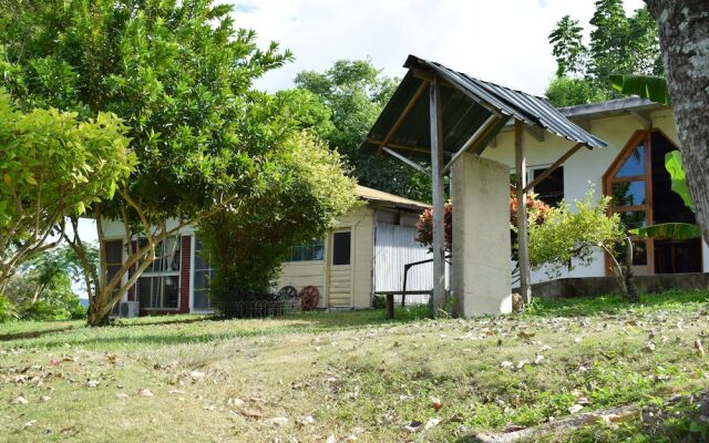 Hotel Santa Bárbara Tikal