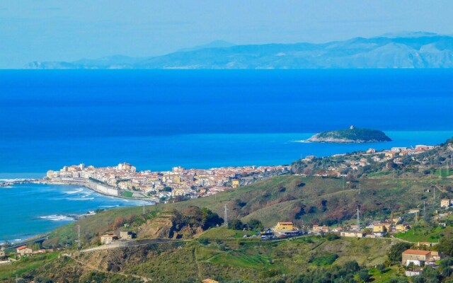 Stunning Home in Roseto Capo Spulico With 4 Bedrooms