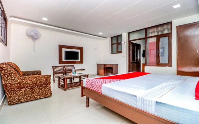 Preet Lodge Mohali by OYO Rooms