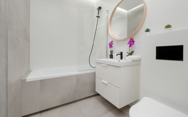 Łąkowa Apartment Łódź by Renters