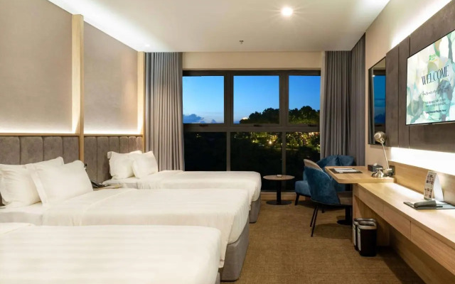 Wyndham Garden Legend Halong