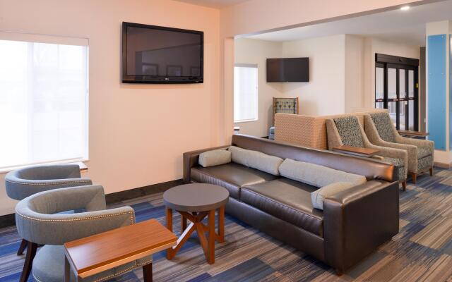 Holiday Inn Express & Suites Sioux Falls At Empire Mall, an IHG Hotel