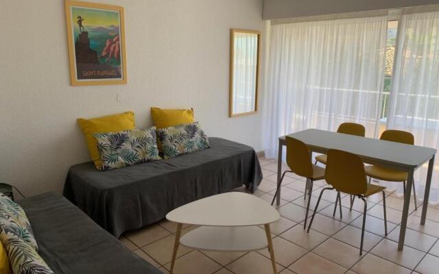 Appartement Saint-Raphaël, 1 pièce, 2 personnes - FR-1-466A-24