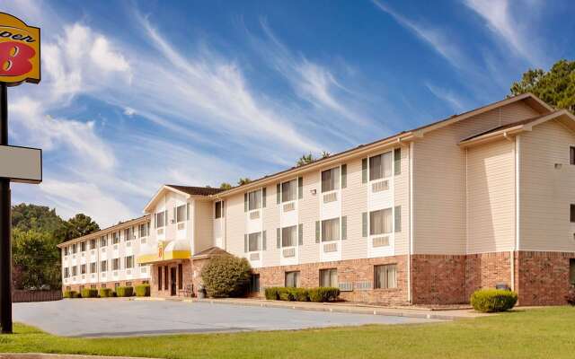 Super 8 by Wyndham Fayetteville