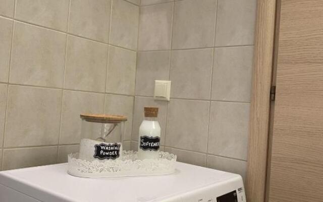 Elegant Glyfada Apartment-private Garden-Near METRO