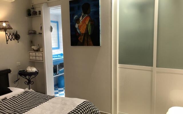 Les Grimaldines - Maison d'Hotes C 2 Bis