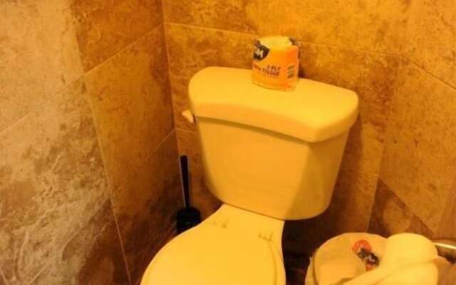 Camelot Inn at Honeyville