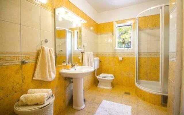 Villa stunning view in quiet area,nudist friendly
