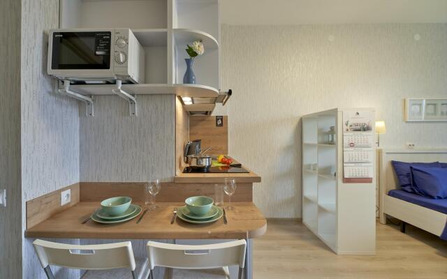 Hospitable House on Revolution 52V