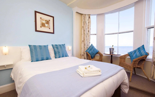 Clarence Gardens Hotel