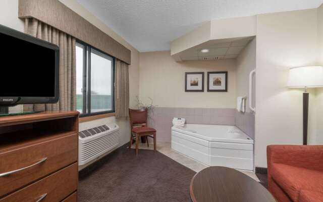 AmericInn by Wyndham Worthington