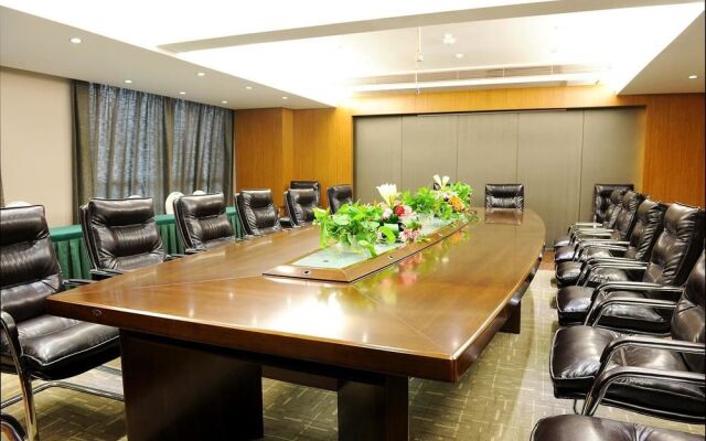 Yannian Huijing Hotel