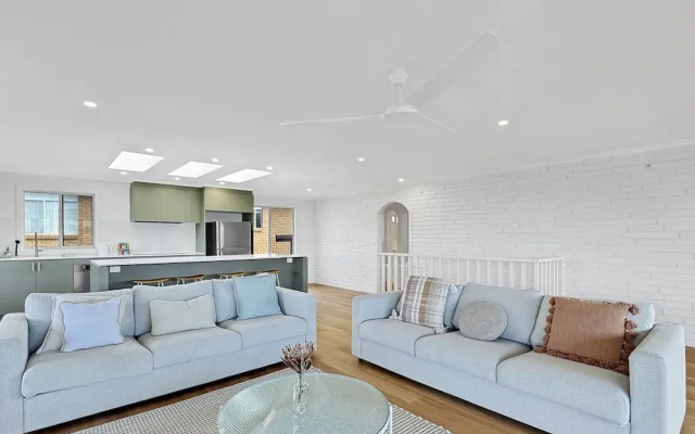 2-bed Beach Haven With Garden & Alfresco Dining