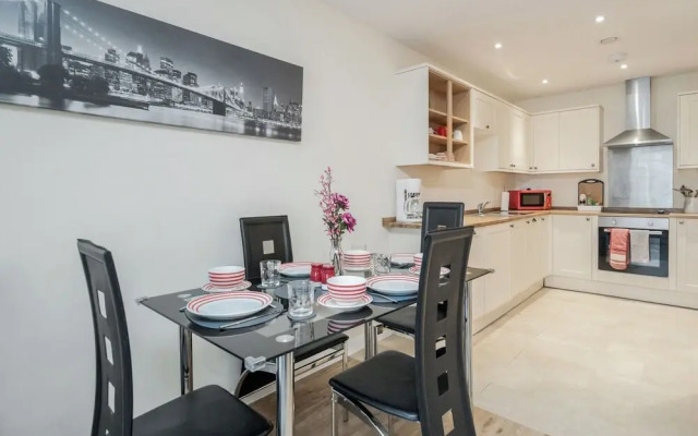 MPL Apartments - Queens Broadway F4