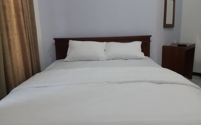 Oyo 2459 Godong Family House