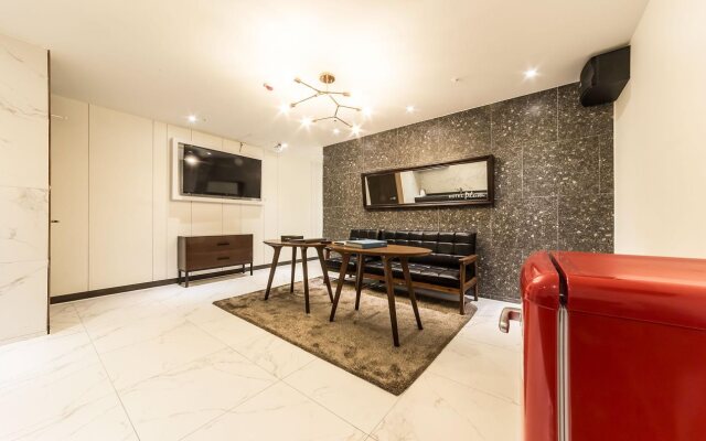 Hotel Plum
